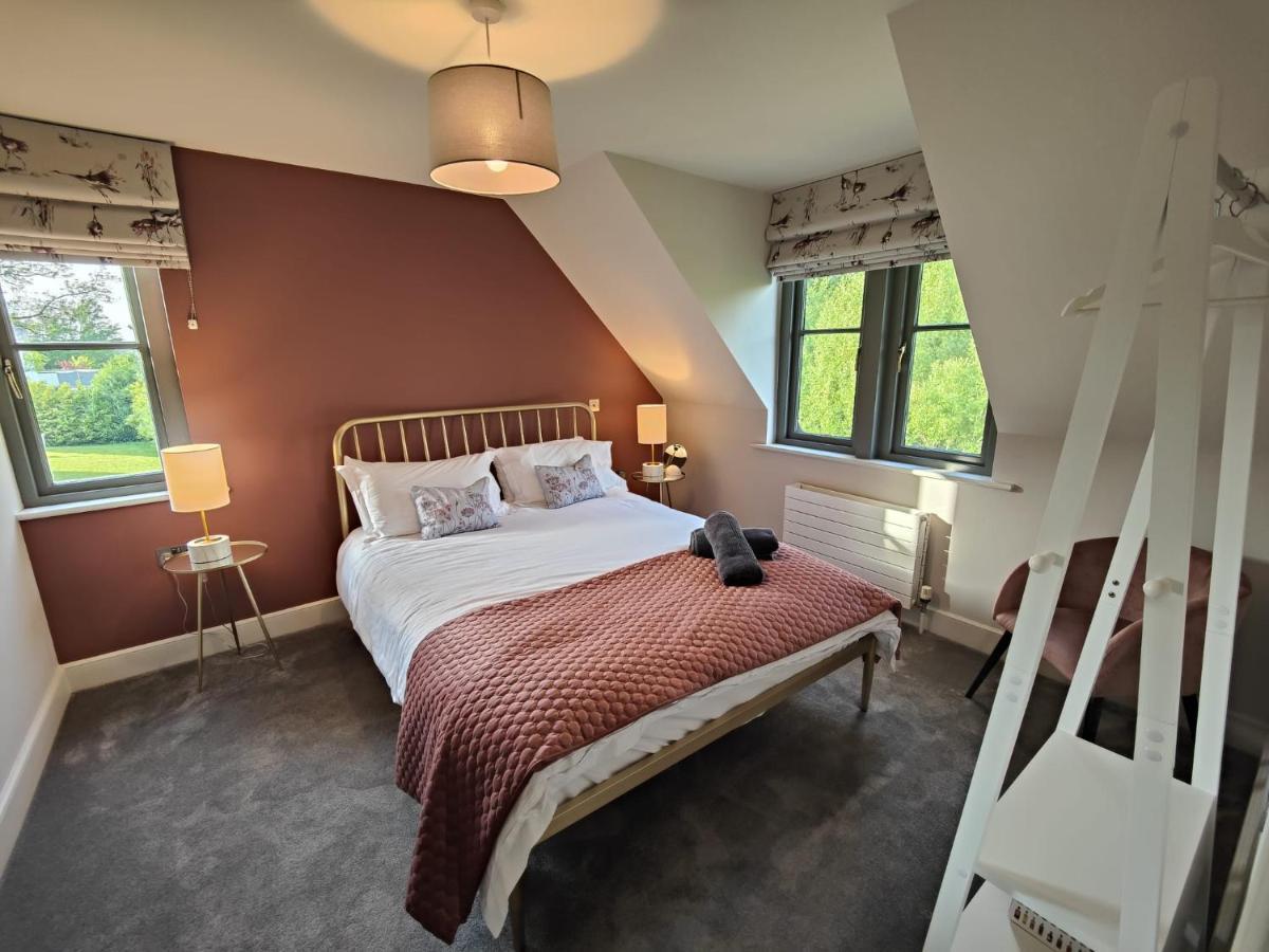 Chic Classy & Cosy At Lough Erne Golf Village And Resort Ballycassidy Экстерьер фото